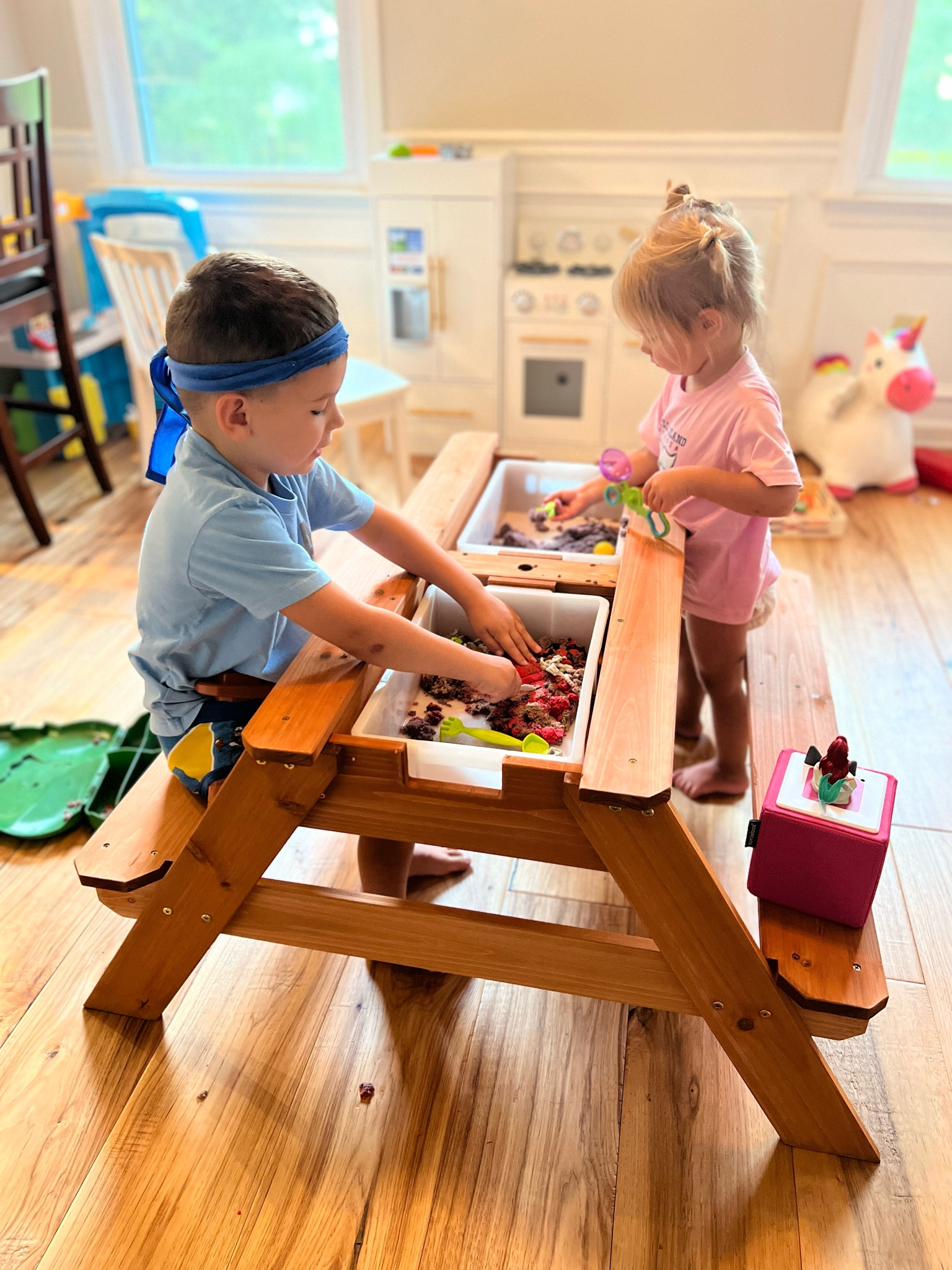 Sensory Table/Kinetic Sand/Tonies 
Toddler Activities 

#LTKkids