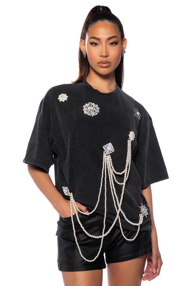 DRIPPING IN JEWELS EMBELLISHED T SHIRT IN HEATHER GREY | AKIRA