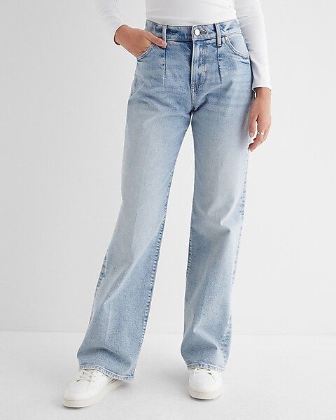 High Waisted Light Wash Pleated Wide Leg Jeans | Express