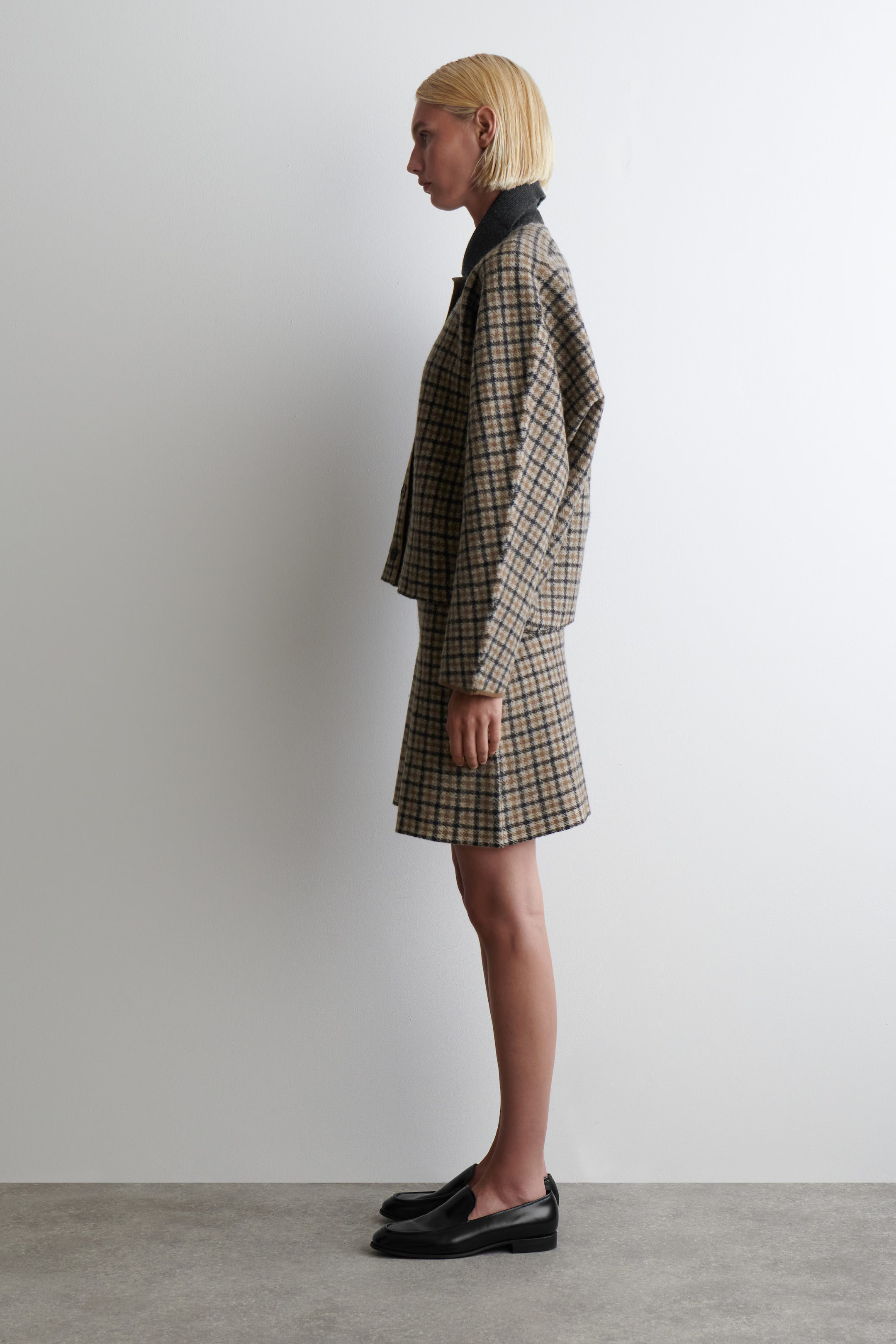 SCULPTED MERINO WOOL SHORT JACKET - BEIGE / CHECKED | COS US | COS (US)