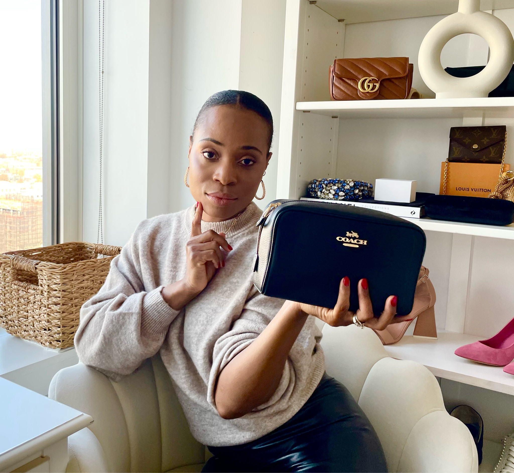 A perfect gift 🎁 Coach cosmetics case. Chic beauty bag

#LTKHoliday #LTKSeasonal #LTKGiftGuide