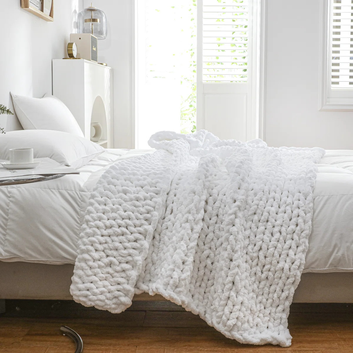 XINGQIAN Chenille Chunky Knit Throw, Luxury Hand-Knitted Yarn Throw Blanket & Reviews | Wayfair | Wayfair North America