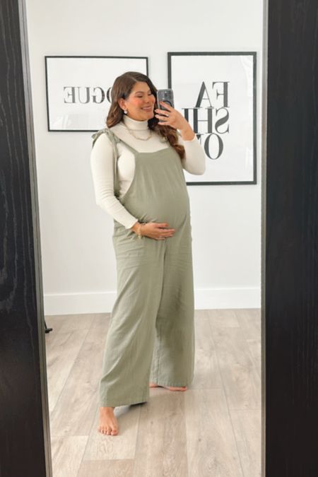 I’m having so much fun using this maternity bump friendly 🤰🏽 Wide Leg Overall Jumpsuit and this turtleneck sweater perfect to stay cozy and comfy this holidays with my pregnancy belly! Use my code danilaboryq3 for 15% discount!

Maternity jumpsuit 
Maternity clothes 
Nursing friendly jumpsuit 
Nursing outfit 
Maternity outfits 
New mom outfit 
Pregnancy clothes 
Pregnancy outfit 
Fashion look 
Holiday outfit 

#LTKHoliday #LTKbaby #LTKbump