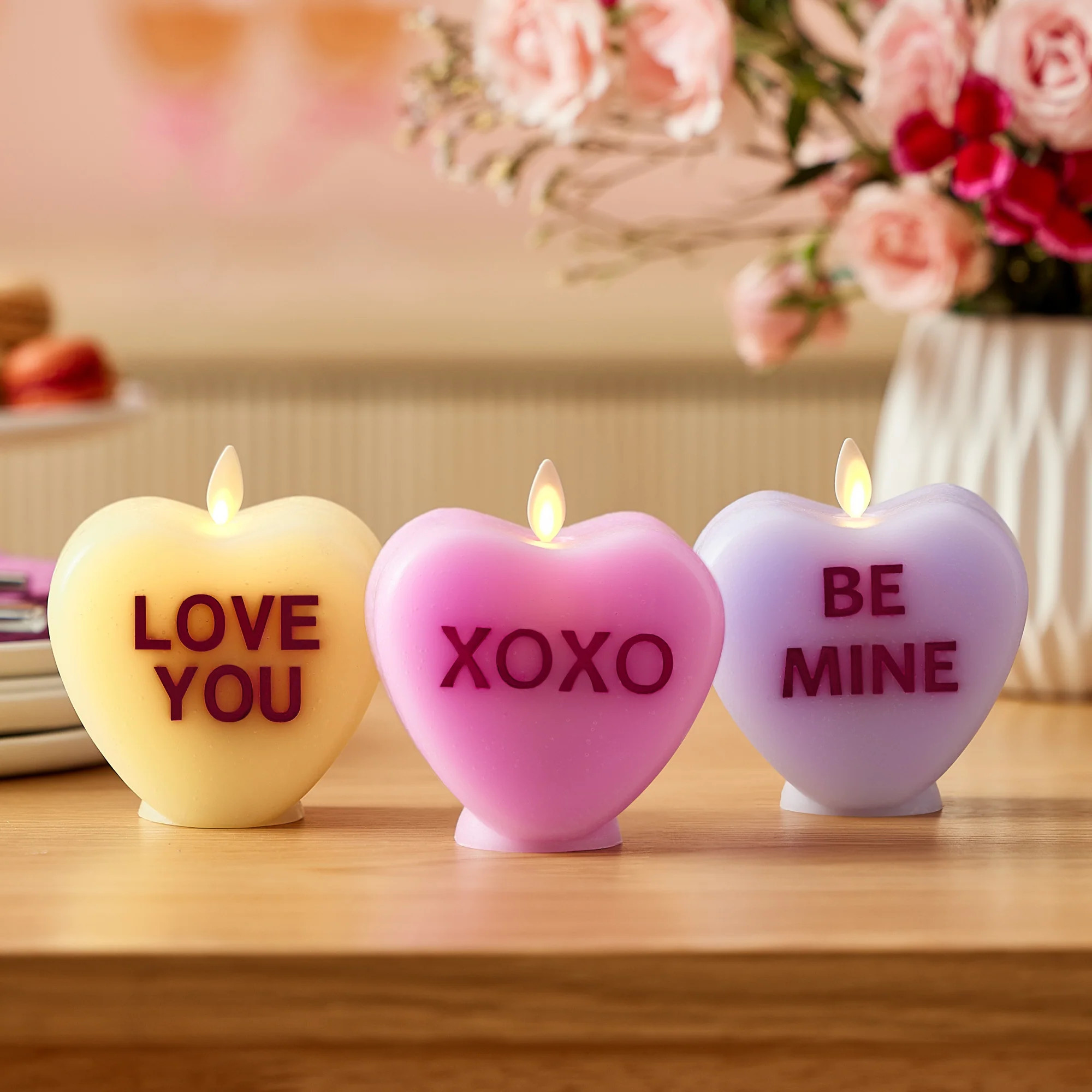 Pastel Orchid Flameless Candle Candy Heart "XOXO" | Luminara