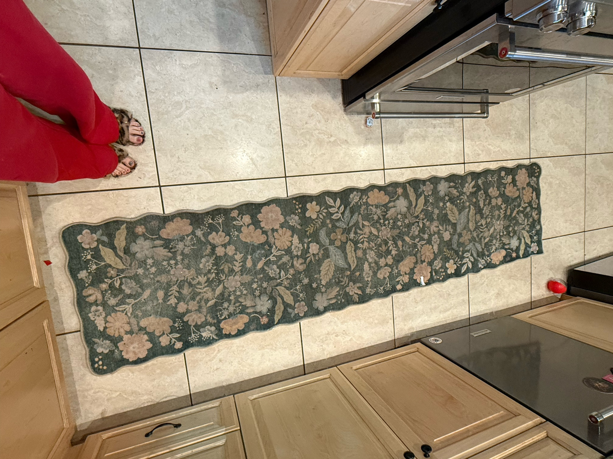 Someone asked me to tag my rug that’s in my kitchen here it is

#LTKSeasonal #LTKHome