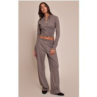 Charcoal Super Soft Wide Leg Trousers, Charcoal Grey | PrettyLittleThing UK