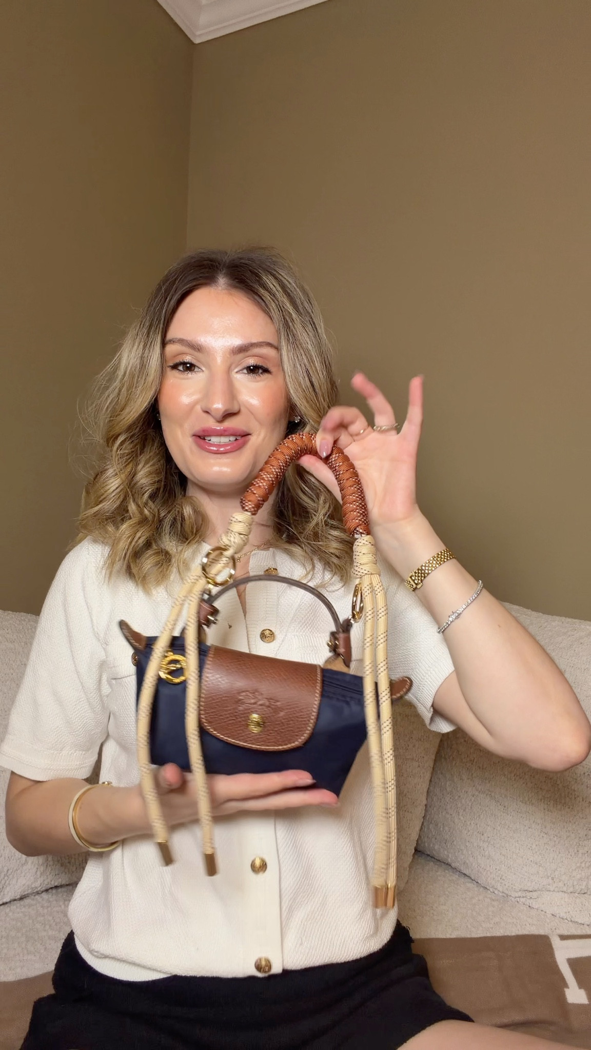 Just found a new Longchamp strap kit! I love the layered corded look of it! The connectors do not have a hook so they may move around in the handle so I used the connectors from my other Longchamp crossbody strap kit


#LTKFindsUnder50 #LTKStyleTip #LTKItBag