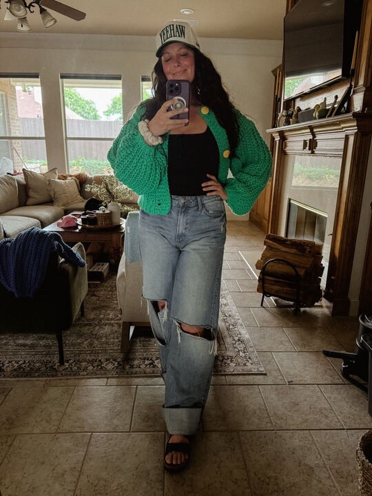 Weekend staples: a simple bodysuit + baggy jeans. Love how it keeps things effortless but still feels feminine.

#LTKFindsUnder100 #LTKStyleTip #LTKFindsUnder50