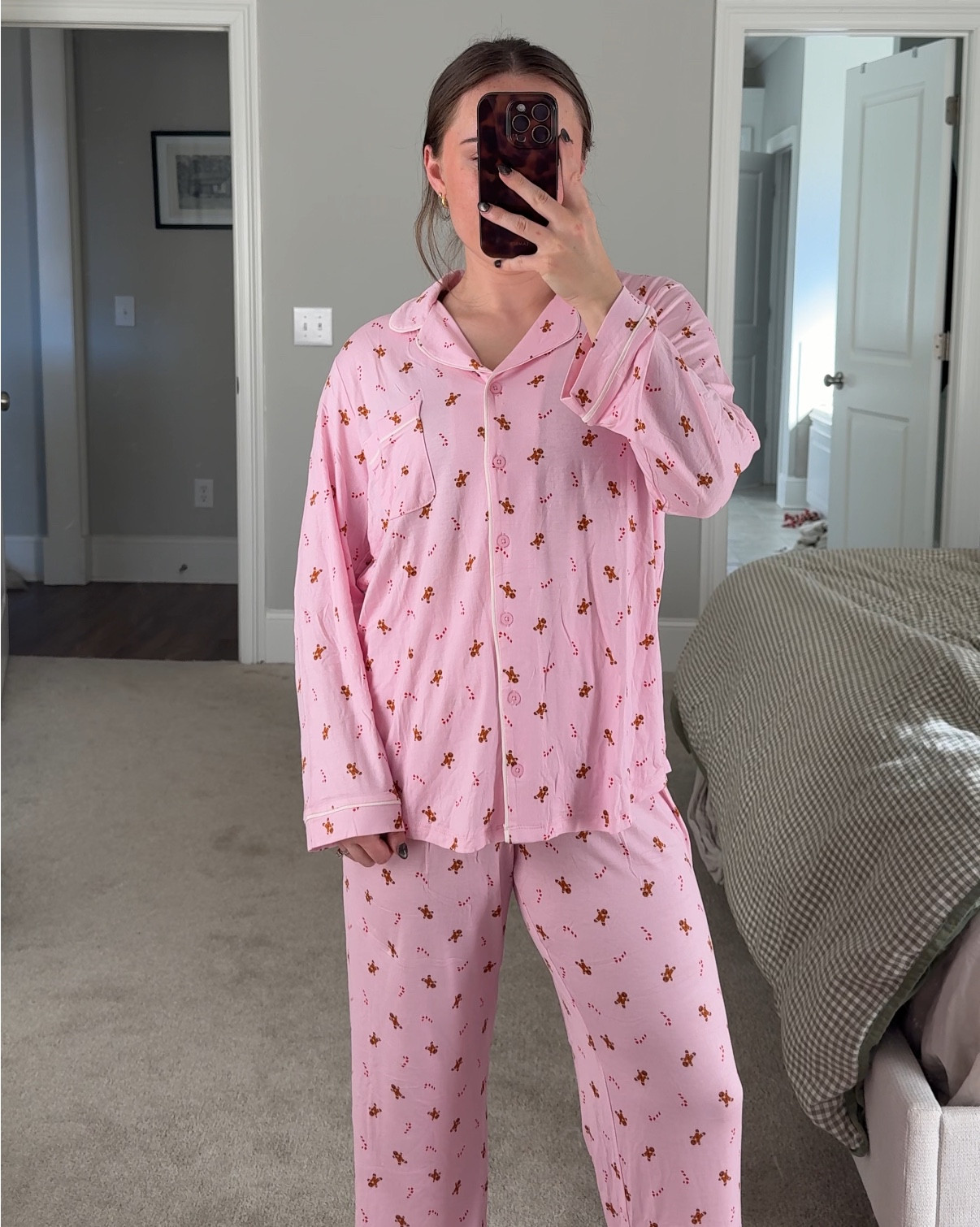 Eeeek Christmas pjs are in full swing!!! Sizes below:
1: M petite 
2: XS
3: S
4: S petite
5: S

#LTKPetite #LTKHoliday #LTKSeasonal