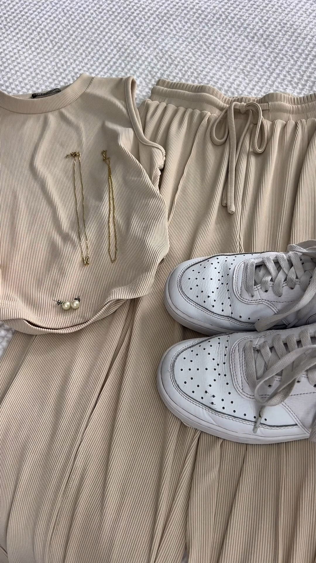 All about those laid back luxe vibes in my favorite beige set, fresh white kicks, and just the right gold glow 🌼 Effortless, cozy, and totally chic. ✨ #EverydayElevated #StyleGoals #CasualCool #ResortWear #TravelFinds #BackToSchool #MatchingSet

#LTKautumn #LTKTravel #LTKSaleAlert