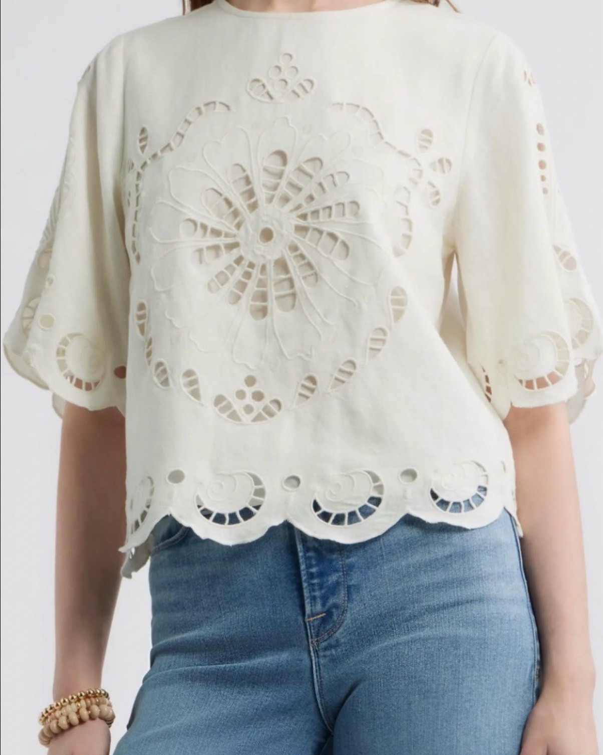 White lace top
Lace top
Spring top 
Vacation 