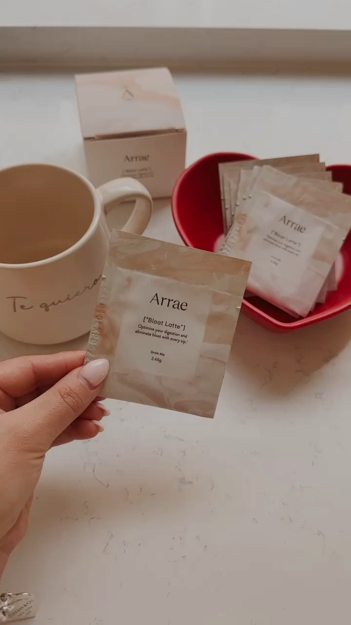 Fast acting bloat latte that actually works within an hour. Clean ingredients and tastes good! 
*Ingredients: 
*BROMELAIN: for speeding food breakdown
*GINGER ROOT: for digestion stimulation
*LEMON BALM: for gas prevention
*SLIPPERY ELM: for digestive organ protection
*PEPPERMINT: for gas prevention
*DANDELION ROOT: for liver health
*Cinnamon & Turmeric

#LTKfit