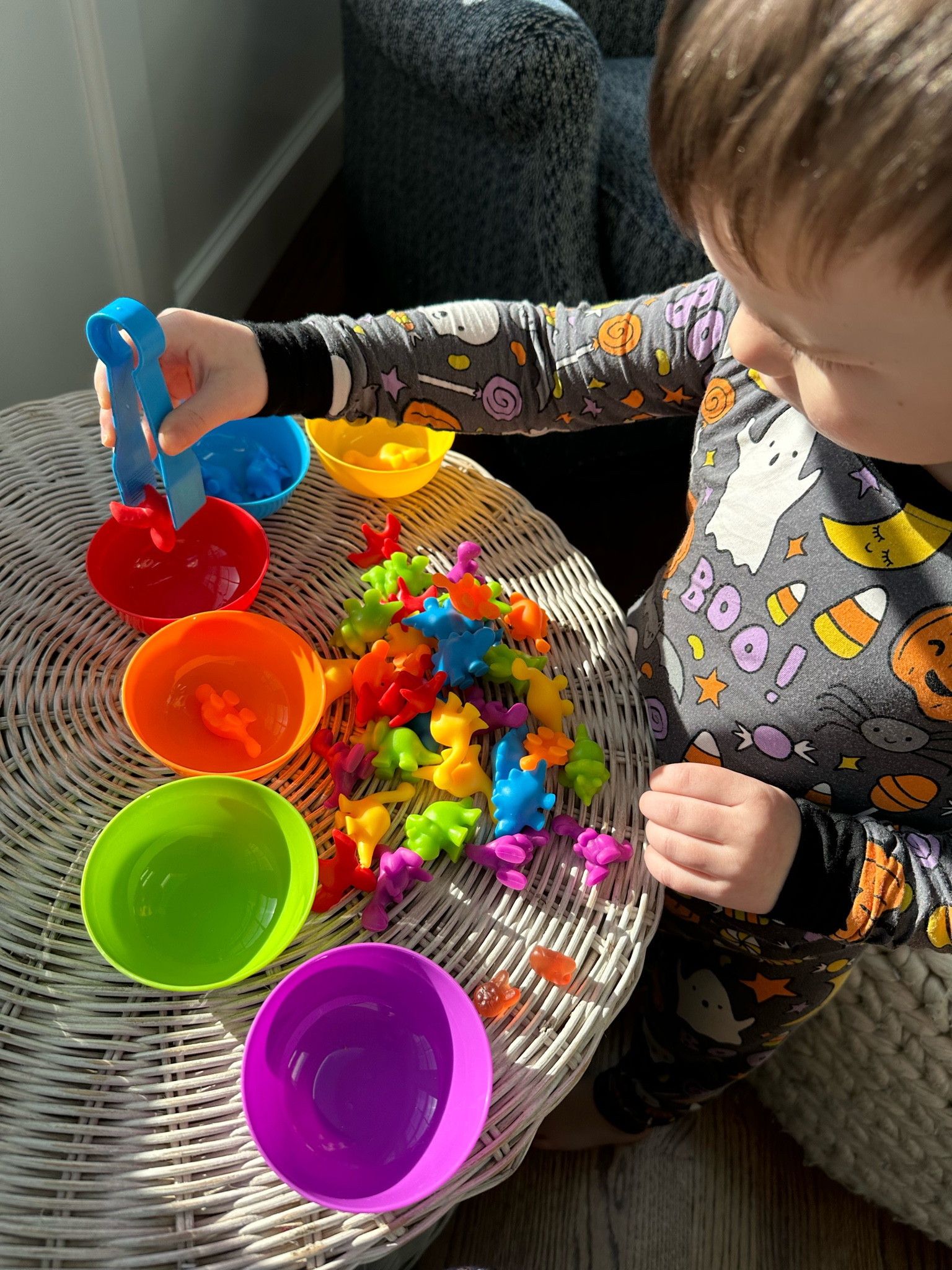 Activity for my 3 year old while I nurse the baby 🧡💚💙

#LTKfamily #LTKkids #LTKhome