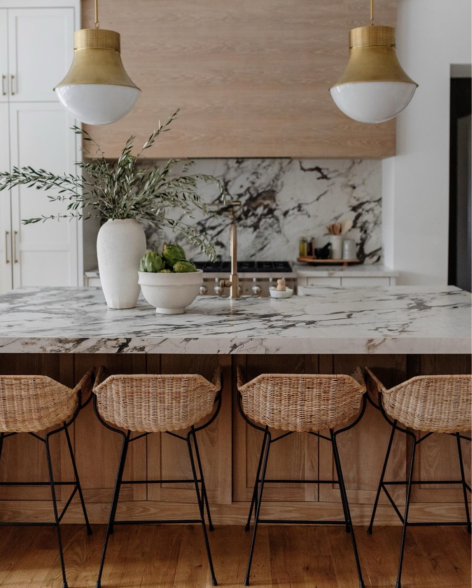 kitchen links 🤎 ( bar stools included).  alts linked for what’s sold out. — Use code SUZANNA10 for 10% off.

#LTKhome