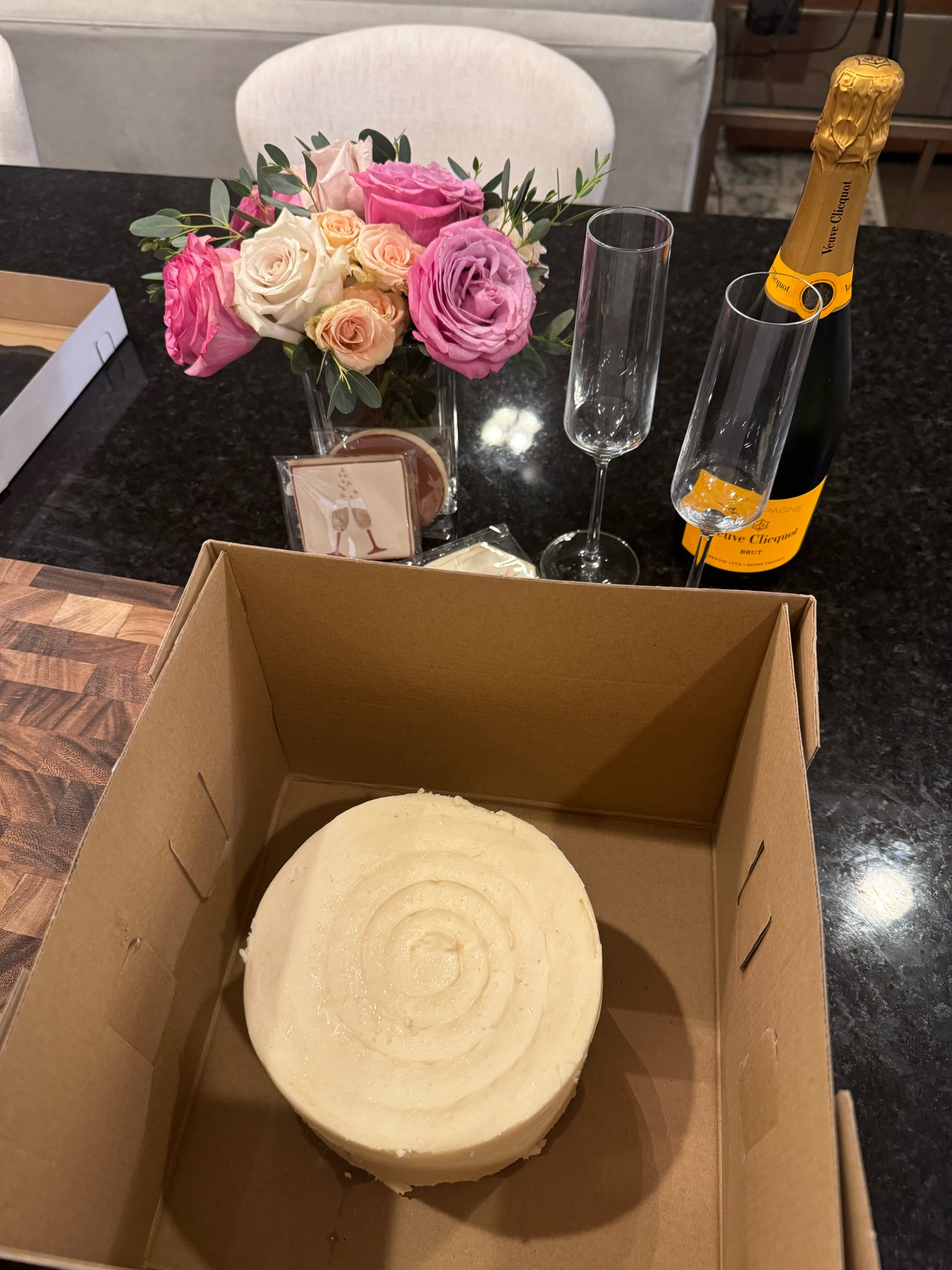 First anniversary 🤍

#LTKGiftGuide #LTKWedding #LTKFindsUnder50