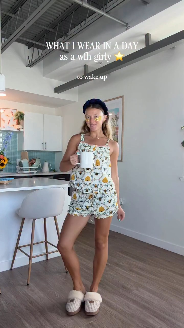 what i wear in a day as a work from home girly living in florida 🌸🎧⭐️

#outfitideas #springfashıon #workfromhome #outfitinspiration