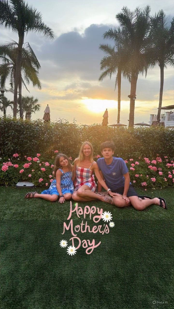 Happy Mother’s Day!

#LTKMothersDay #LTKdayinmylife #LTKSeasonal