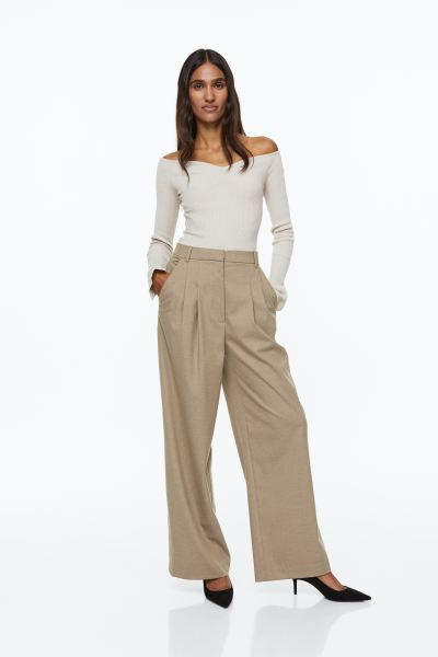 Off-the-shoulder rib-knit top | H&M (UK, MY, IN, SG, PH, TW, HK)