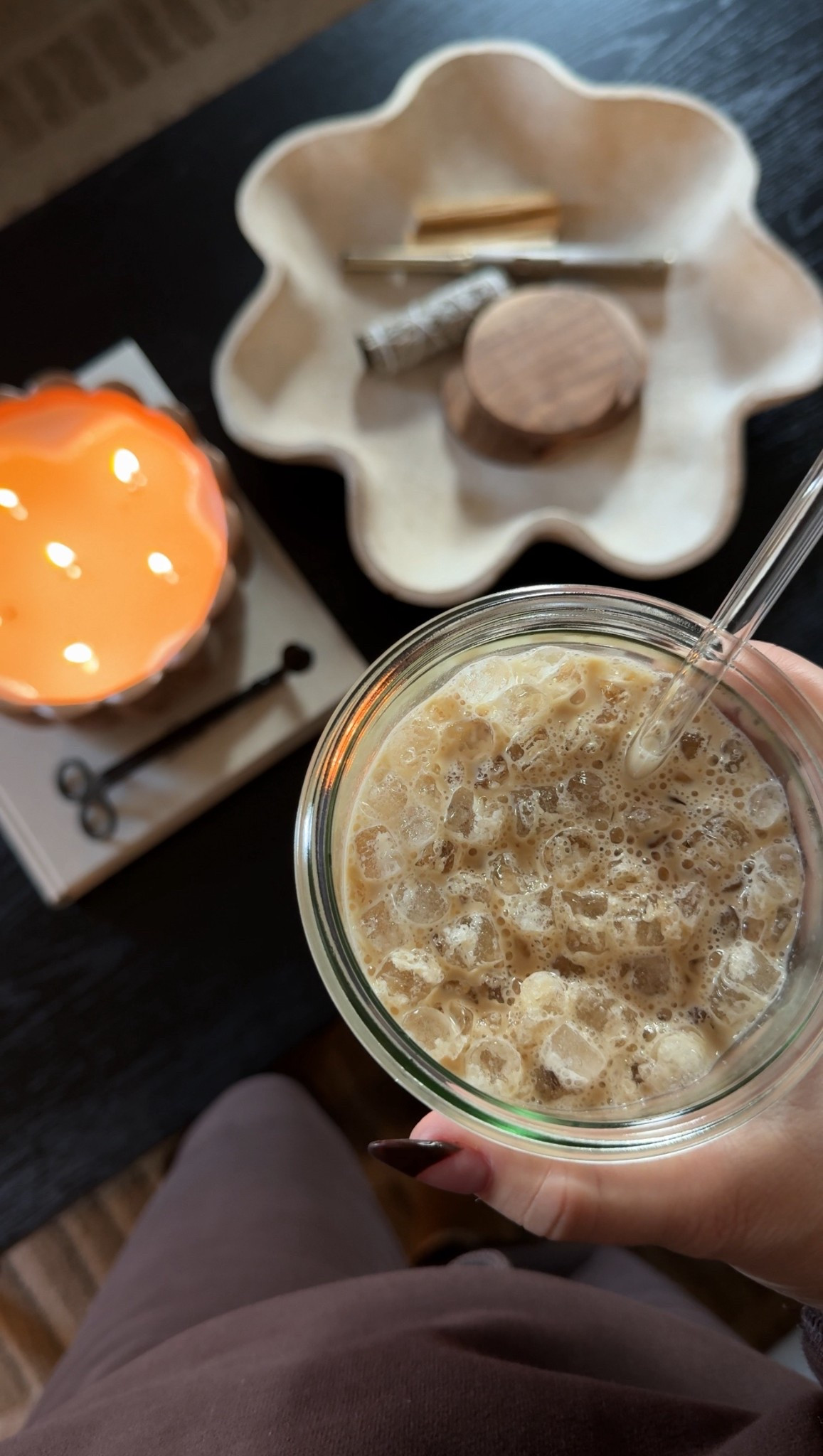 Coffee table styling, neutral home decor, fall cozy home, weck jar

Coffee table is from Living Spaces & concrete bowl is from Home Goodss