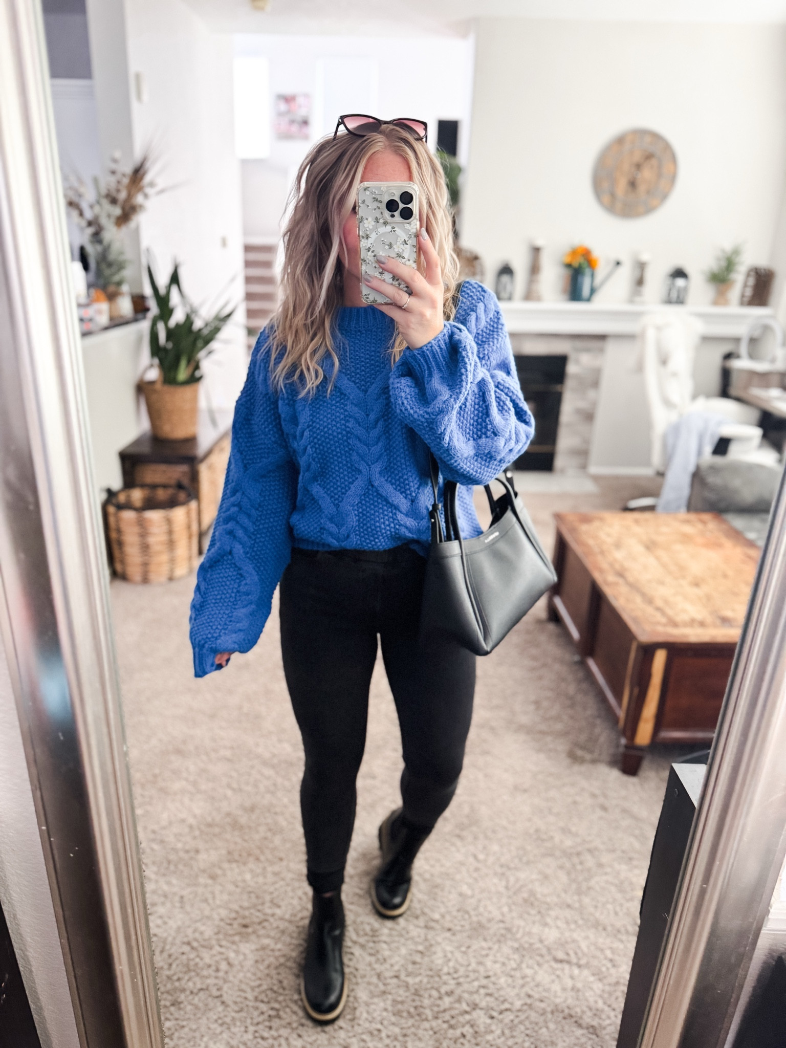 Winter outfit idea — Blue cable knit sweater, black jeans, purse and black Chelsea boots








Winter outfit
Winter fashion
Amazon winter outfits
Trending winter fashion 
 casual winter outfits | winter fashion | size 4-6 | cold weather outfits | winter outfit ideas | layering outfit for the cold| winter fashion 2025 | outfit inspo | outfit ideas | winter outfits amazon  | casual outfit Ideas  | Outfits | Amazon Casual Outfit | Cute casual outfits | Preppy Outfit 

#LTKootd #LTKFindsUnder50 #LTKPetite