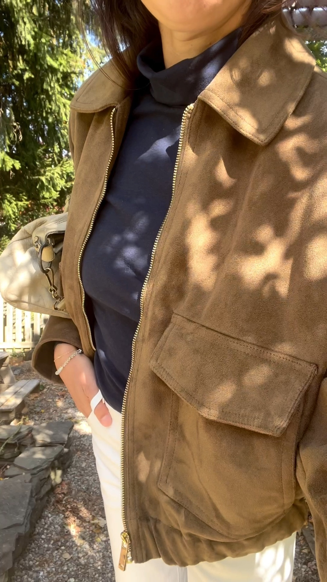 classic & elevated mom uniform:

turtleneck, light jacket, straight leg jeans, flats / sneaker or boot



#LTKFindsUnder50 #LTKPetite #LTKFindsUnder100