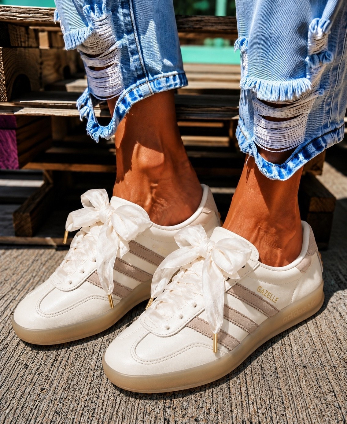 🚨 JUST DROPPED TODAY! 🚨

The Adidas Gazelle just launched in this gorgeous cream, white and beige colorway for fall—and I’m OBSESSED! 🤍🍂 It even comes with fun orange laces, which give it the cutest little pop of color!

This pair will be SO versatile with jeans, leggings, cargos—literally everything. And you know what happens when Adidas drops a new color… it sells out FAST! 👀

Comment NEW and I’ll send you the link! 🔗

#LTKootd #LTKgrwm #LTKmomlife