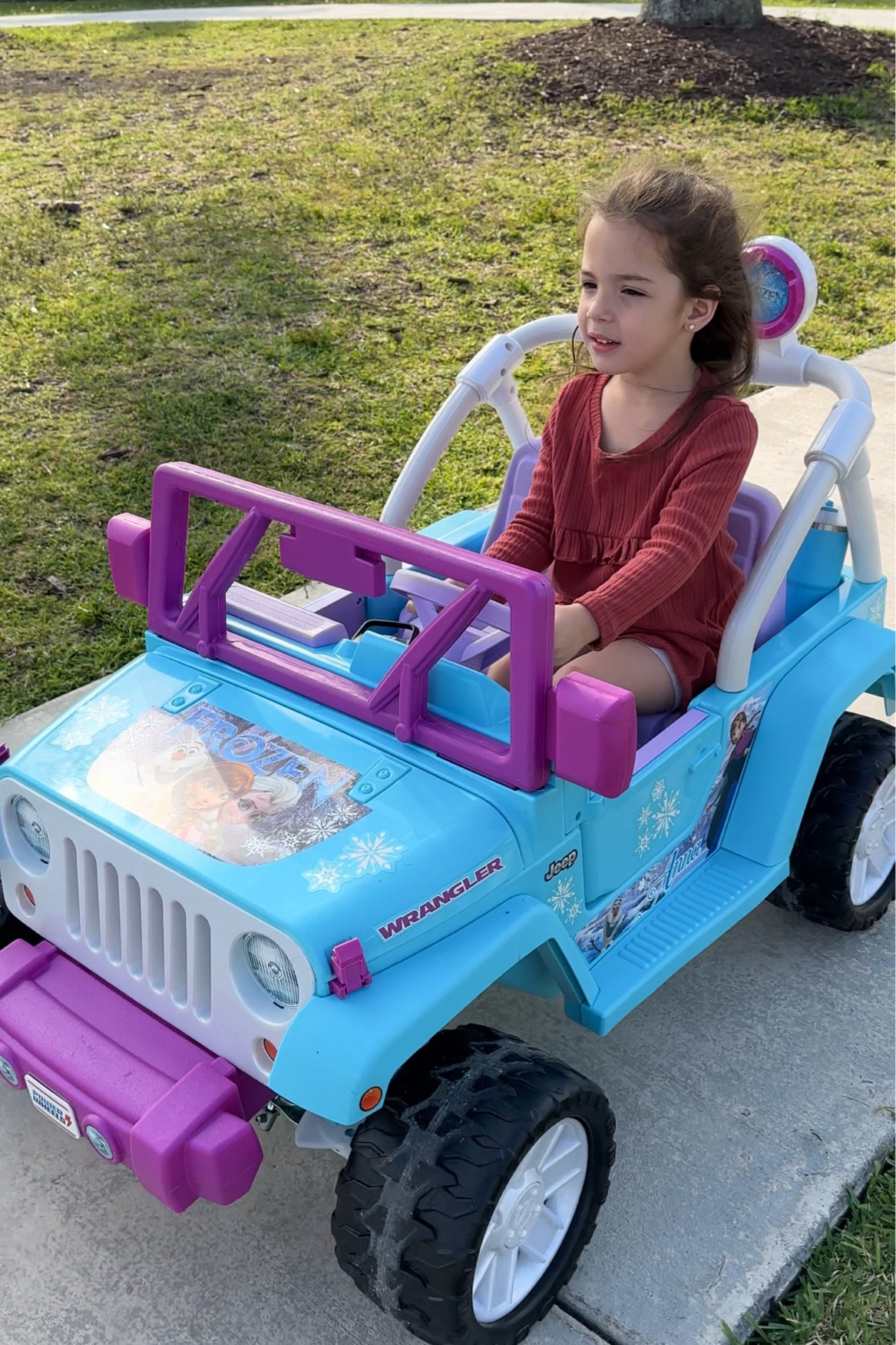 Frozen Jeep ride on ❄️ 


#kidstoys #frozen #christmasgift

#LTKFamily #LTKSaleAlert #LTKKids