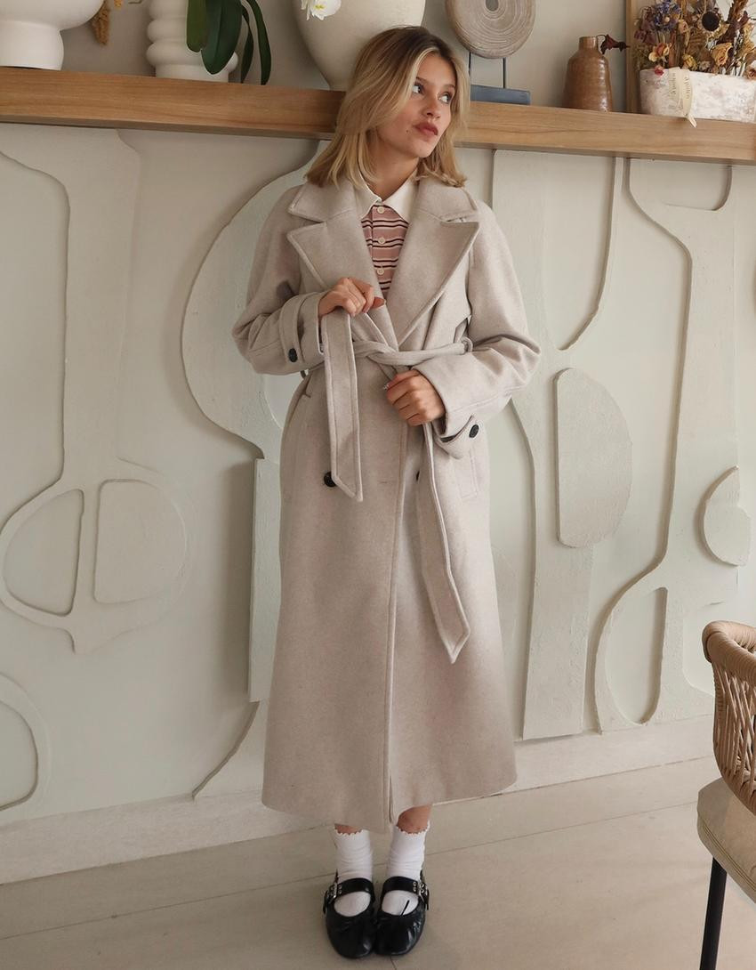Weicher Trenchcoat mit Gürtel - Damen | Bershka DE