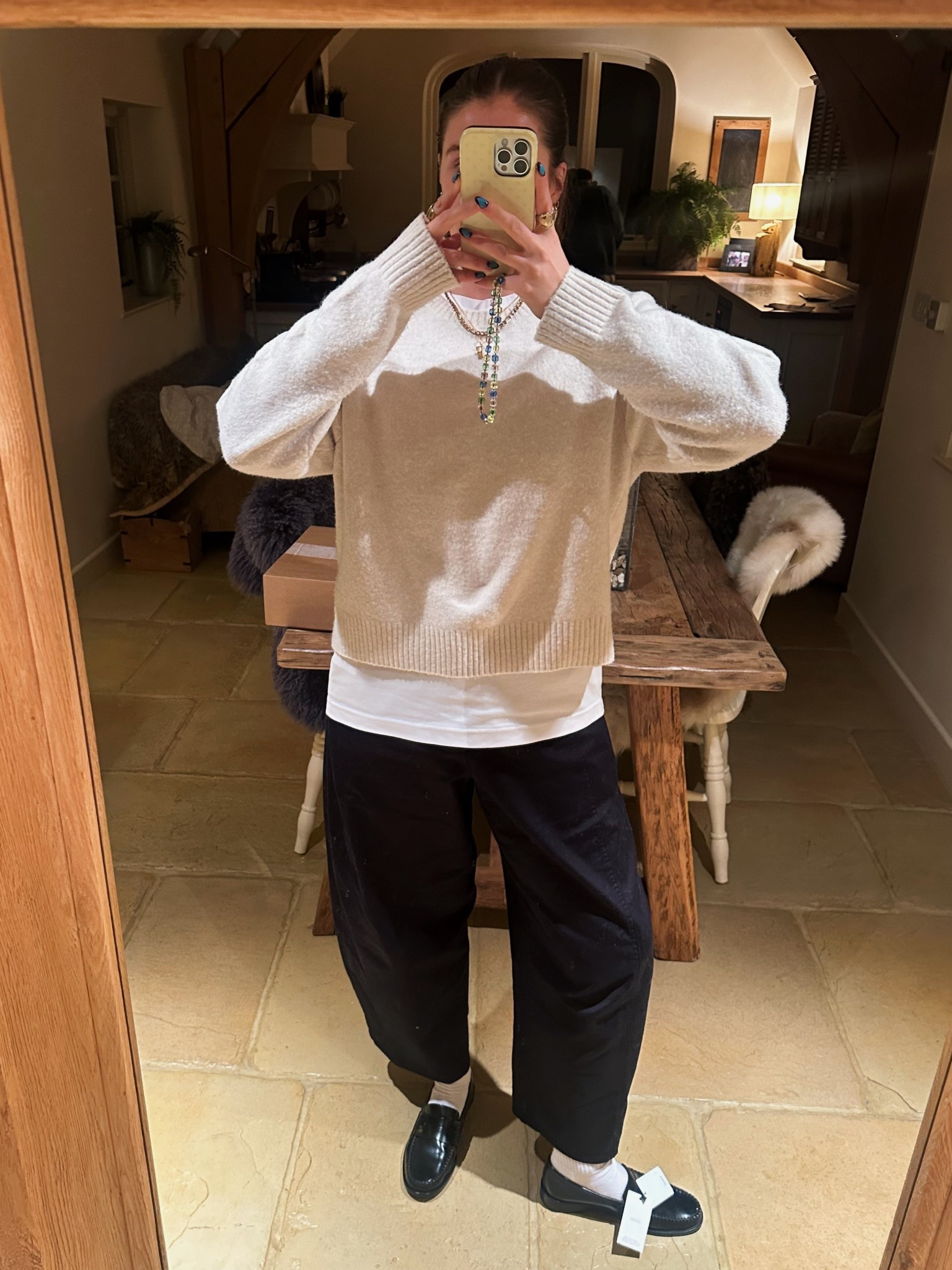 my current rinse & repeat outfit PLUS my NEW PERFECT LOAFERS

Barrel leg Uniqlo trouser, black loafer, airism tshirt souffle yarn knitt

#LTKstyletip #LTKautumn #LTKeurope