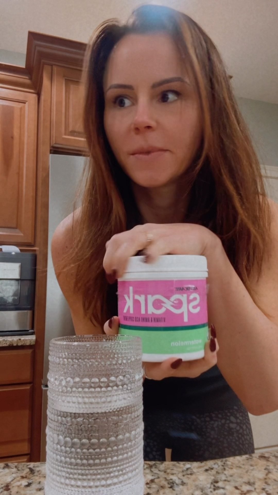 Grwm midday workout edition 💪

my obsession is Spark. If you know me, you know I’ve been drinking these for years! Drink one every morning as soon as I wake up and one midday. 
It has a tons of vitamins and minerals your body needs plus 120mg caffeine which I always need lol 

Also you can tell my adhd is in full effect bc I am taking a webinar, making a spark, doing a little laundry and running out the door for a quick workout before picking up the boys 🤗



#LTKmomlife #LTKdayinmylife #LTKfitnessgoals