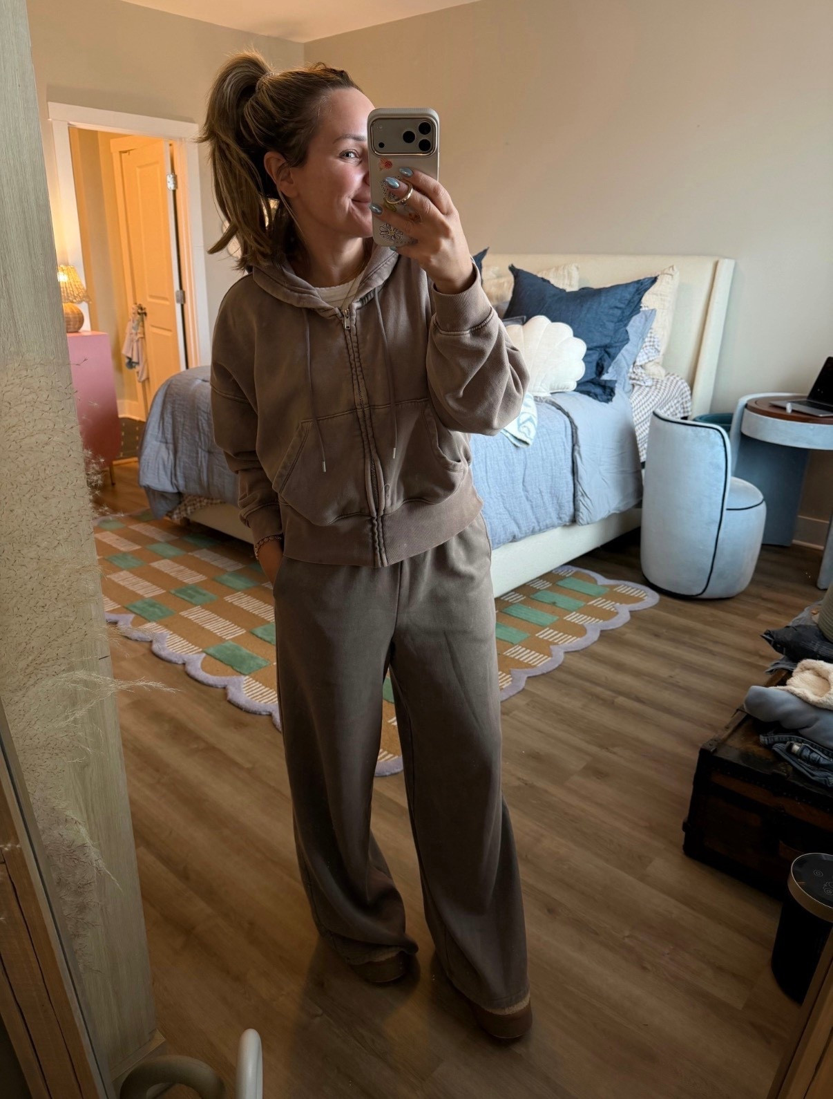 
The kind of set you throw on once and suddenly live in.
Soft, relaxed, and somehow still pulled together — perfect for school drop-off, errands, or a cozy day at home. 🤎
Wearing my true size for that effortless drape.



#LTKmomlife #LTKPetite #LTKActive