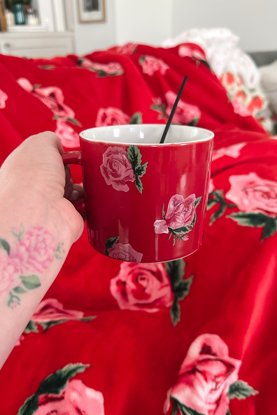 Floral mug and blanket 🌹

#LTKHome #LTKSeasonal