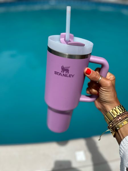 My @stanley_brand 40 oz Quencher H2O Flowstate stumbler is the perfect summer cup! Keeps my ice  all day long!! #stanleypartner 



#LTKFindsUnder100 #LTKSwim #LTKSeasonal