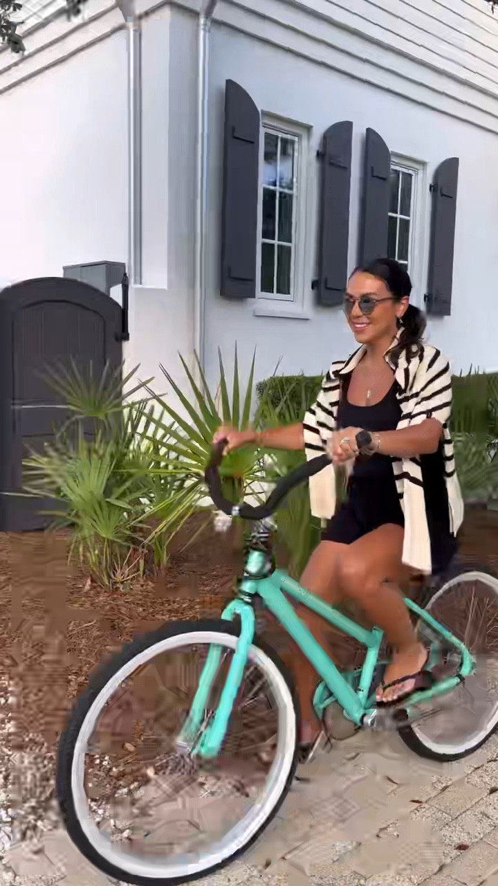 Vacation look of the day! Outfit is all gap. Such great pieces to mix and match all summer long 

#LTKstyletip #LTKSeasonal #LTKunder100