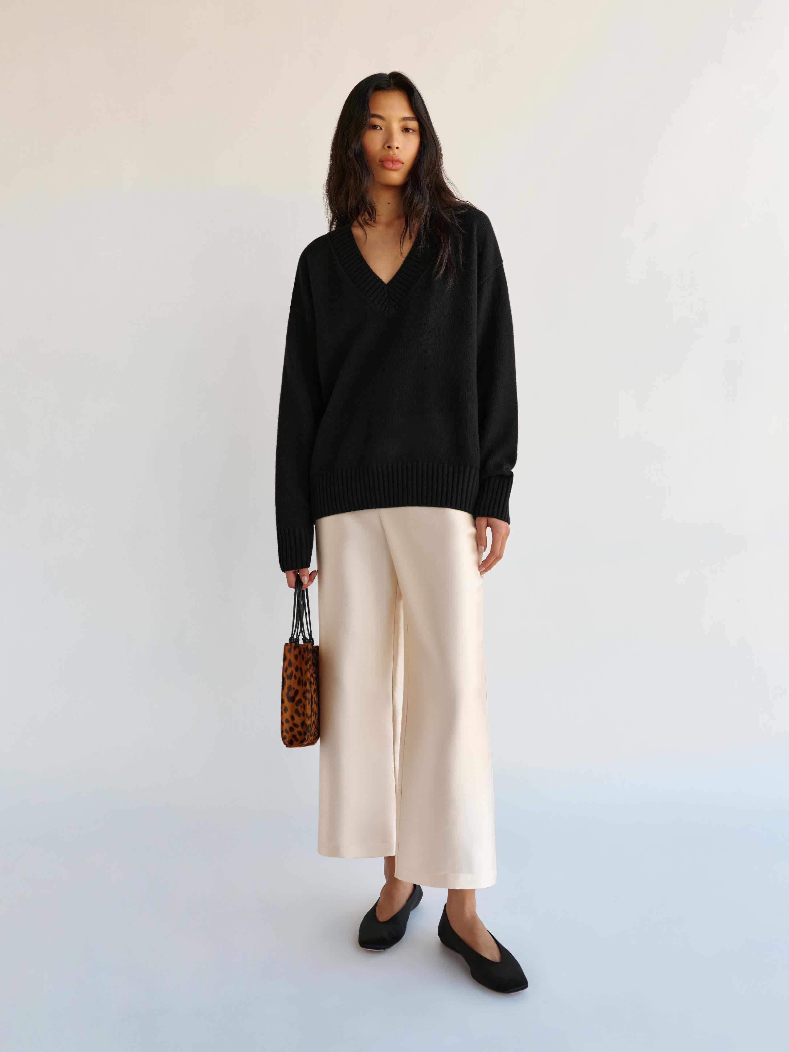 Reformation Jadey Cashmere Oversized V-Neck Sweater Black XS | Reformation (Global)