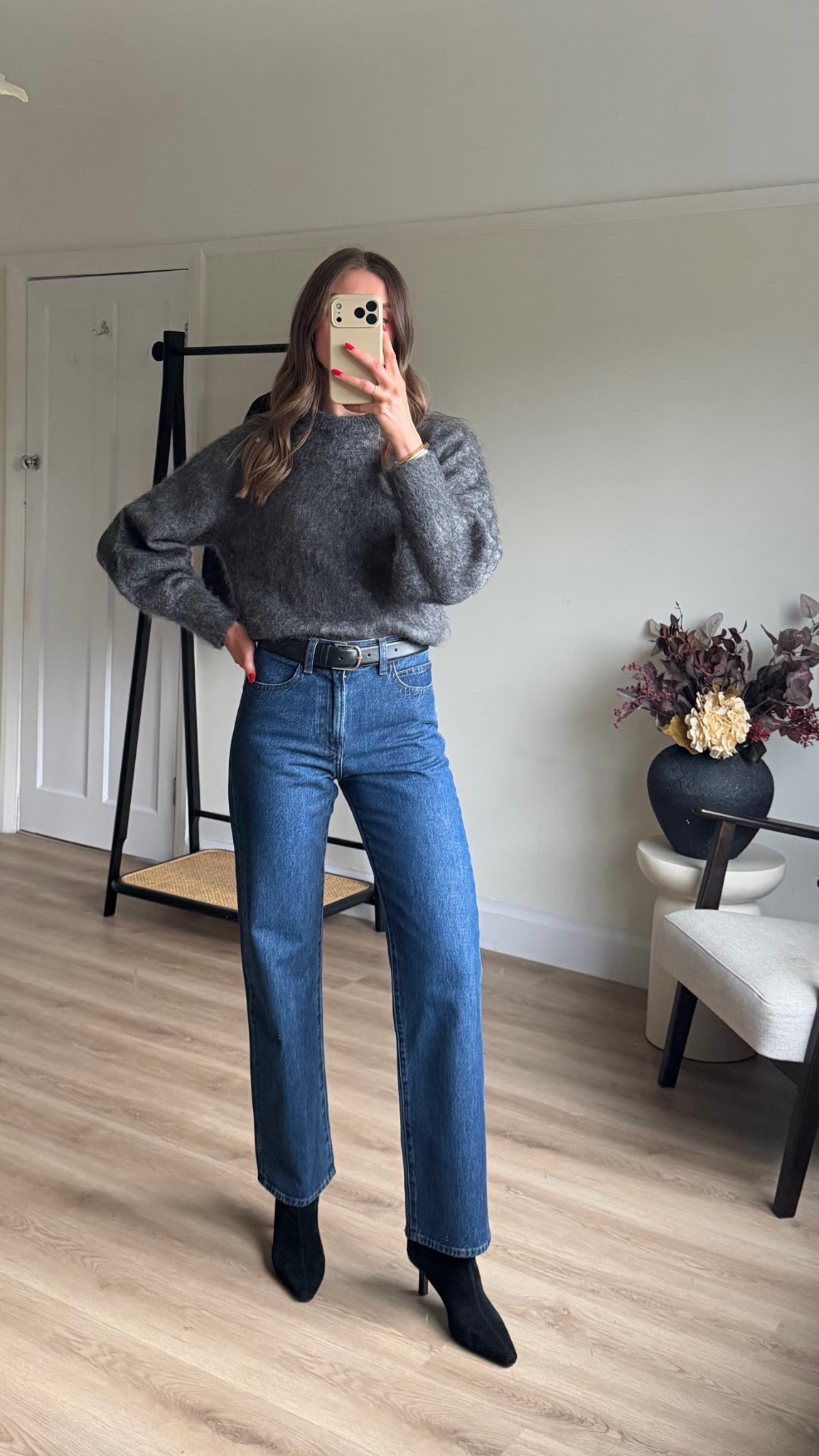 Small in the & other stories grey jumper
W23 L32 in the jeans 
I’m 5ft 6 