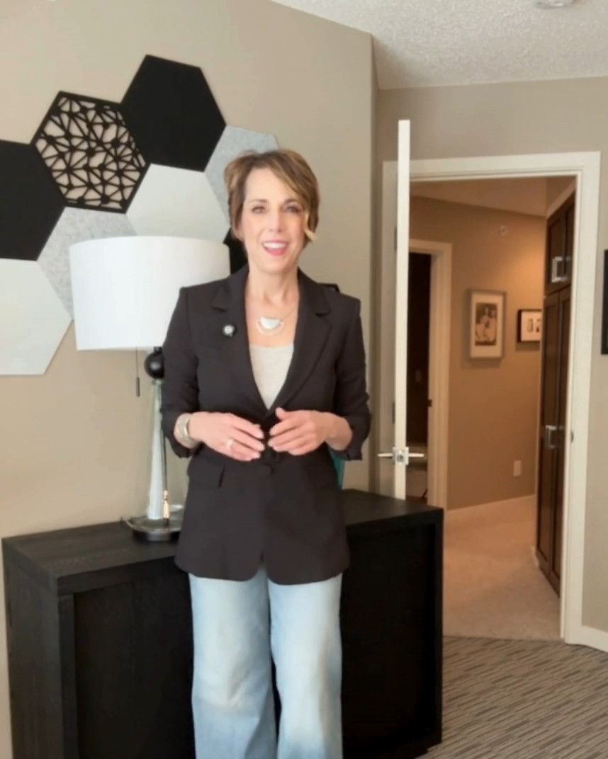 The Nordstrom Anniversary Sale is serving up premium denim at non-premium prices, and I’m sharing the styles that are actually worth your money.

These aren’t just trendy—they’re flattering, modern, and perfect for real-life wear.

So if you’ve been waiting for the right time to invest in denim that does the most for your style… this is it.

Swipe through to find your new favorite pair! 

 #LTKOver40 #LTKSaleAlert #LTKStyleTip