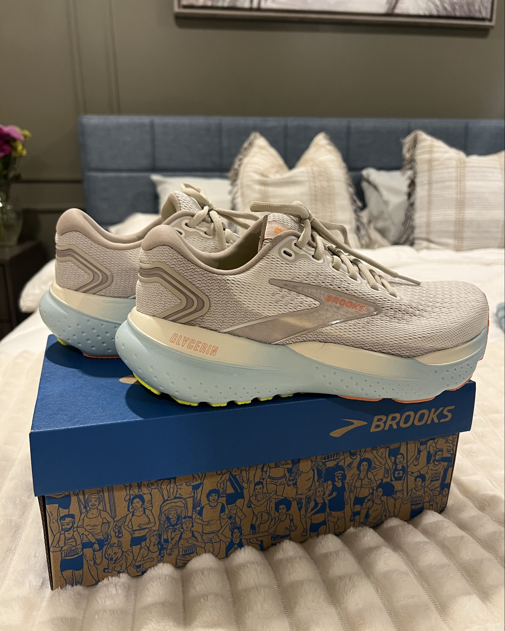 BEST walking / running shoes!! I never run only walk but as soon as I put these on I ran my whole neighborhoods! 👟

#LTKShoeCrush #LTKStyleTip #LTKFindsUnder100
