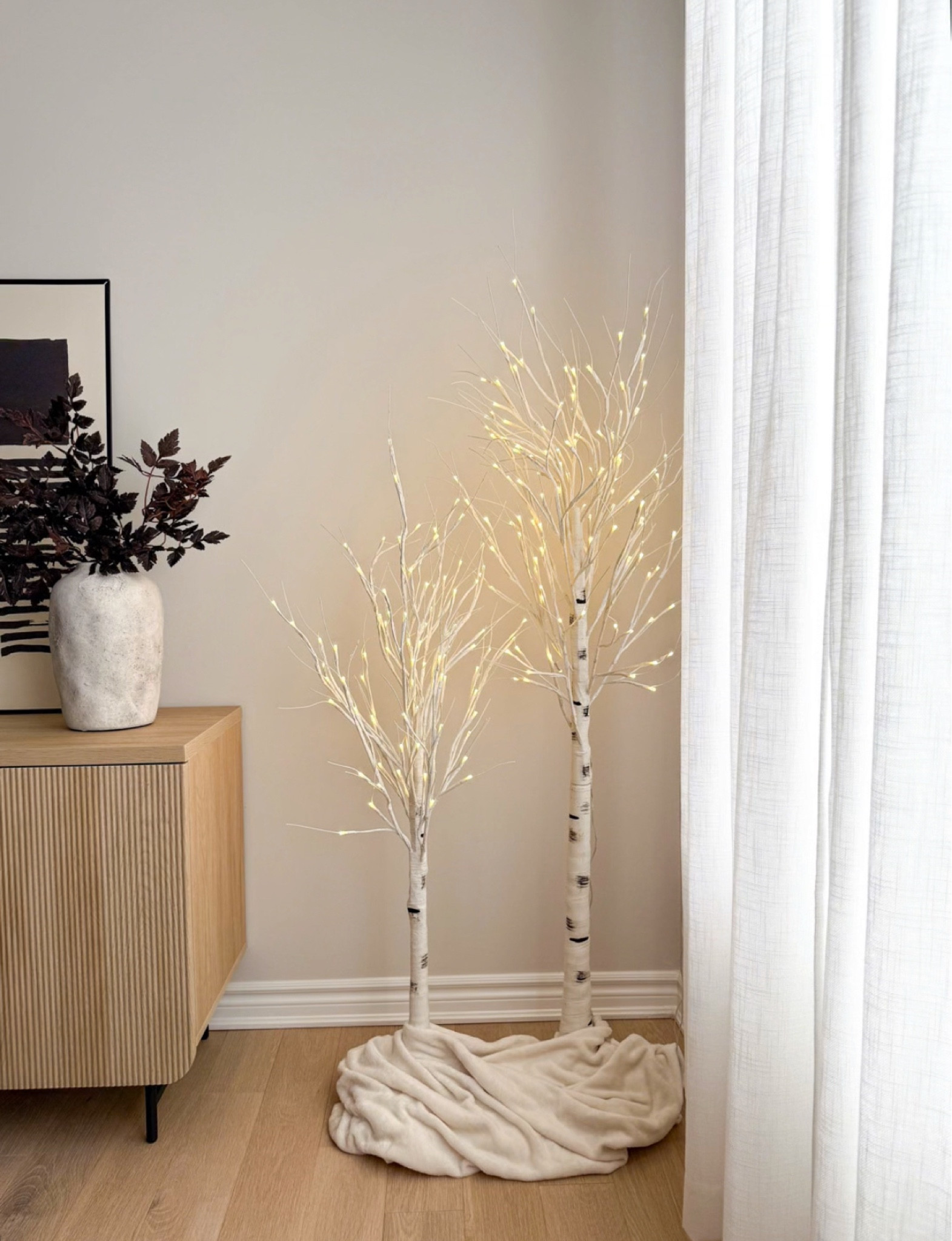 Have an empty corner? 
Fill it with these lighted birch trees this festive season. 
Comes with a remote control and multiple light settings. 

Amazon Canada #amazoncanada #christmasdecor #holidaydecor

#LTKcanada #LTKwinter