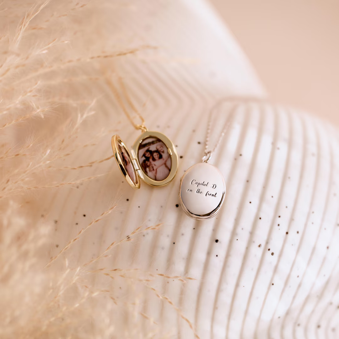 Personalized Oval Locket Necklace with Photo, Custom Engraved Memorial Jewelry, Gold Photo Neckla... | Etsy (US)