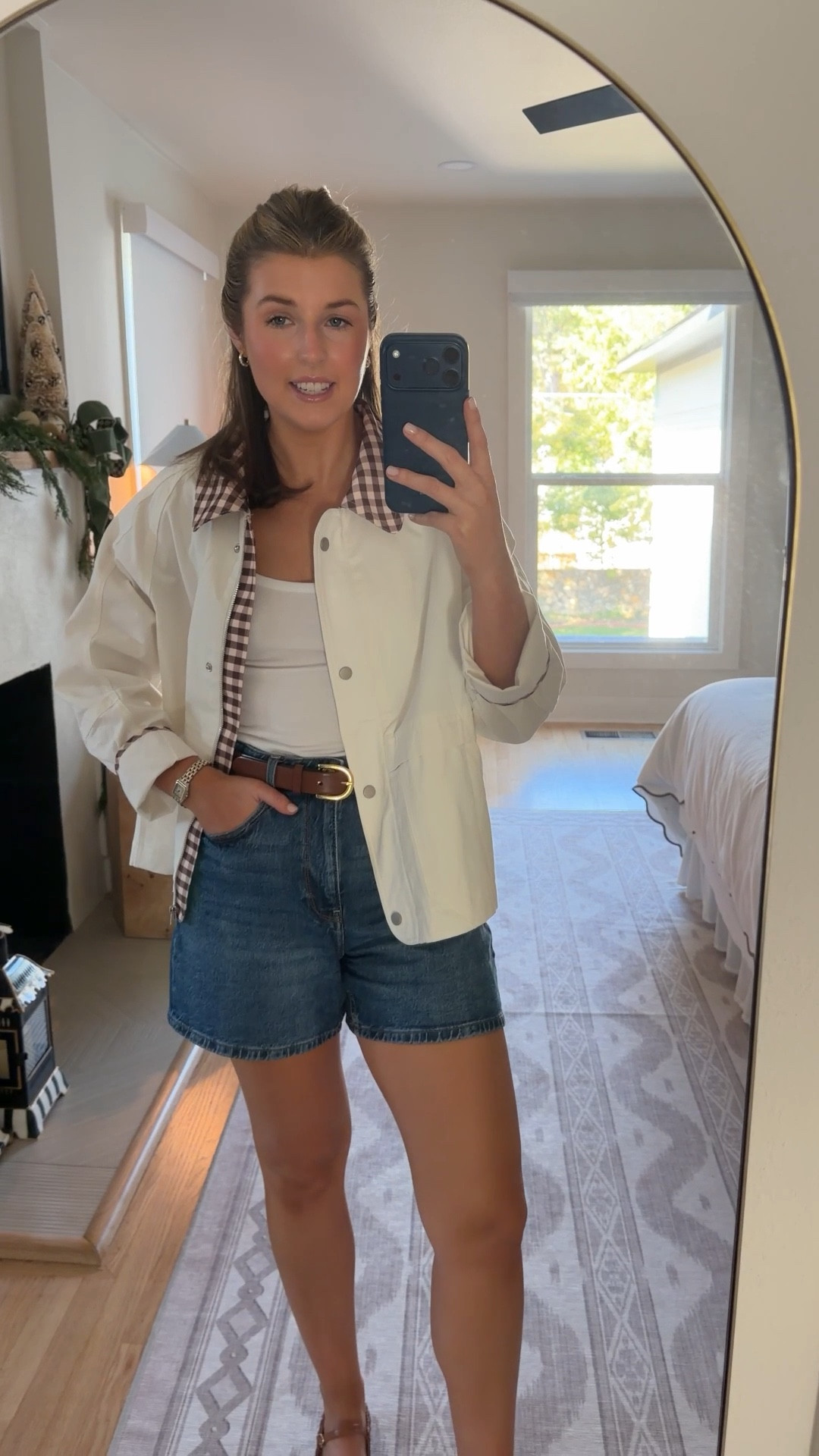 OOTD today! Wearing a s in jacket and 26 in shorts 