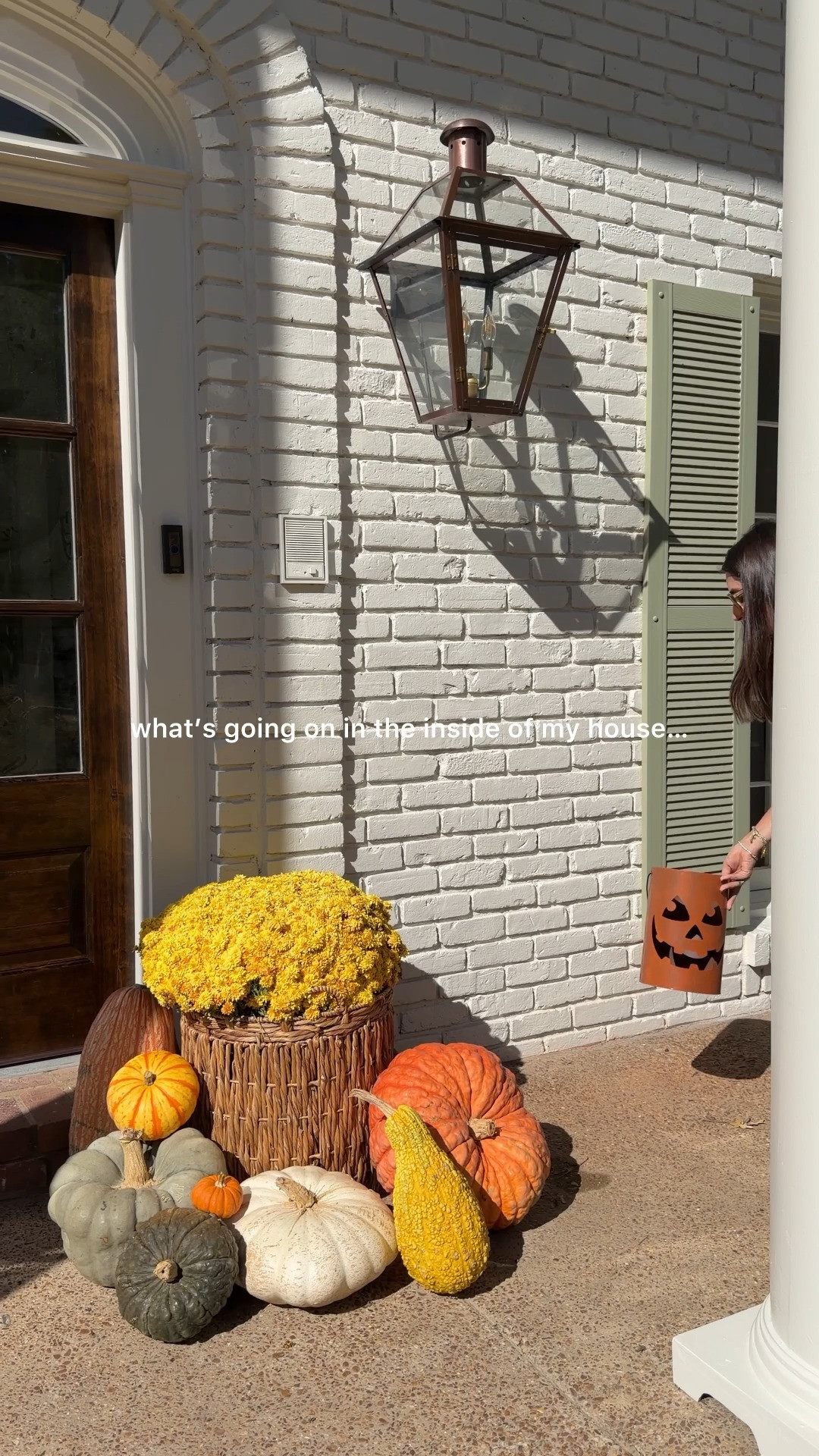 the inside of your house is no one’s business but yours 😜 so here's your sign to decorate early this year 😉 Obsessed with Wayfair holiday decor this year!

 #Ad #Wayfair @Wayfair #WayfairPartner #WinTheSeason 

 