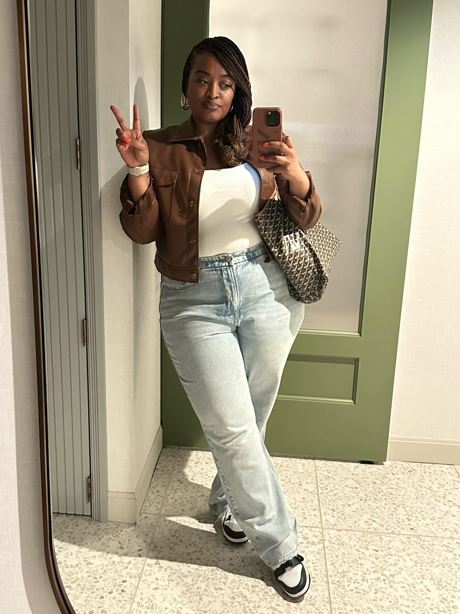 Good Jeans!

My uniform is jeans and a white shirt. A classic look that never goes out of style, for me!

#LTKstyletip #LTKplussize #LTKmidsize