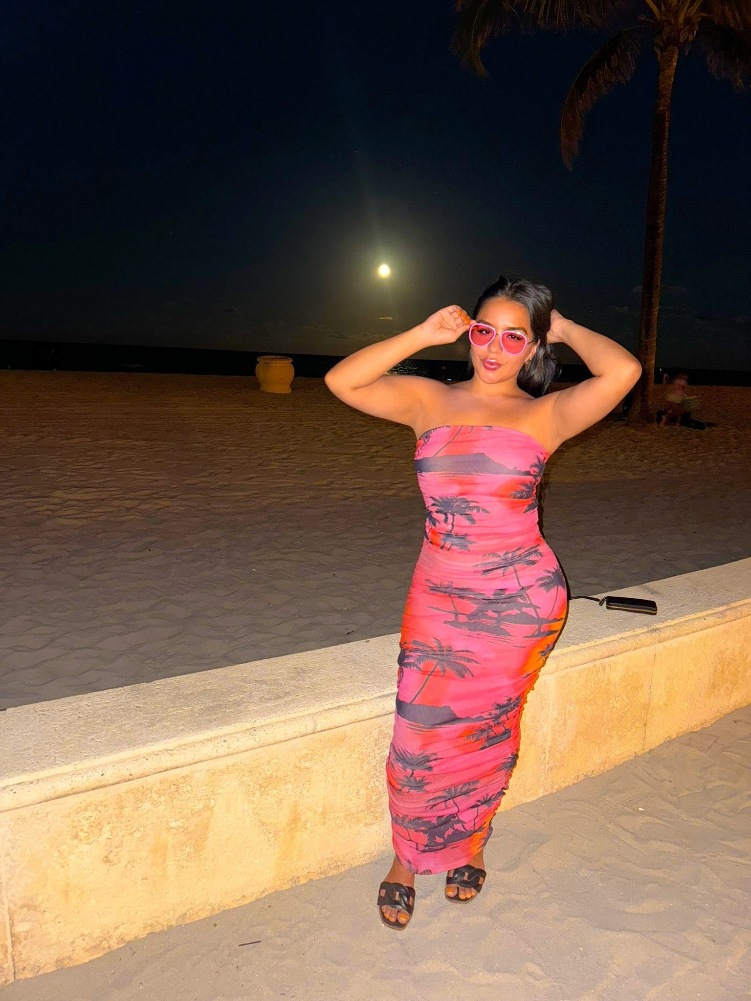 Perfect for vacation. Size small! Love how it fit my body 