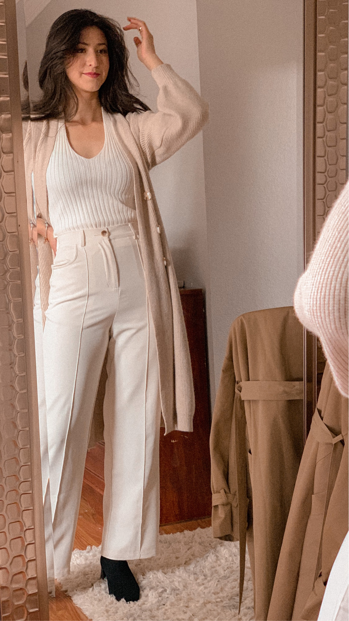 Christmas outfit 
Fall outfit
Neutral outfit 
Elegant style 
