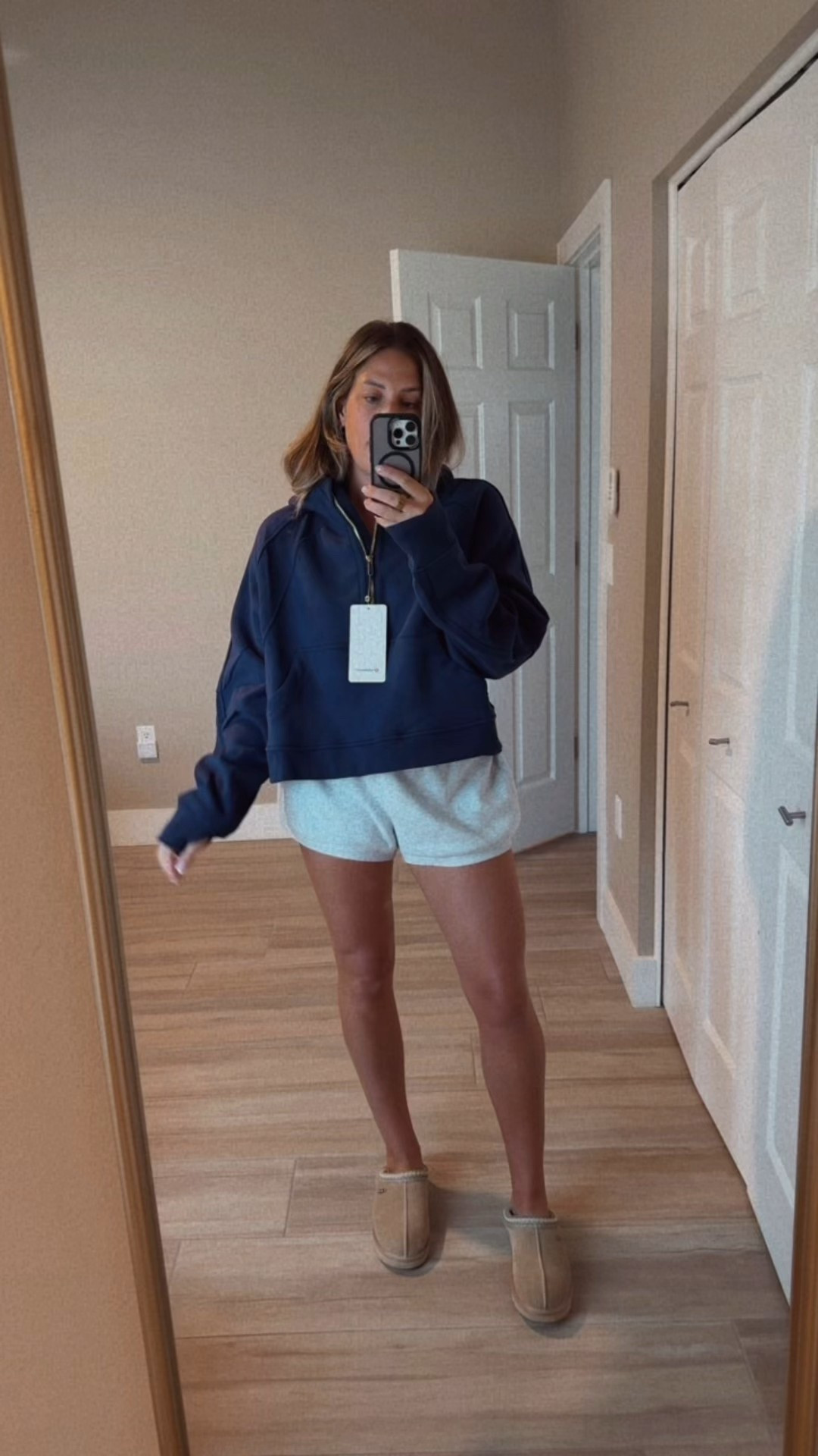 Lululemon look for elsss
$21 
Trending
Scuba 
Gold zipper 

#LTKgrwm #LTKmomlife #LTKootd