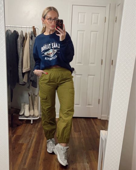 Cargo joggers & a graphic sweatshirt for a wfh day. 
.
.
.
#cargopants #graphicsweatshirt #midsizestyle #midsize #midsizeoutfits #wfhoutfits 

#LTKmidsize #LTKstyletip
