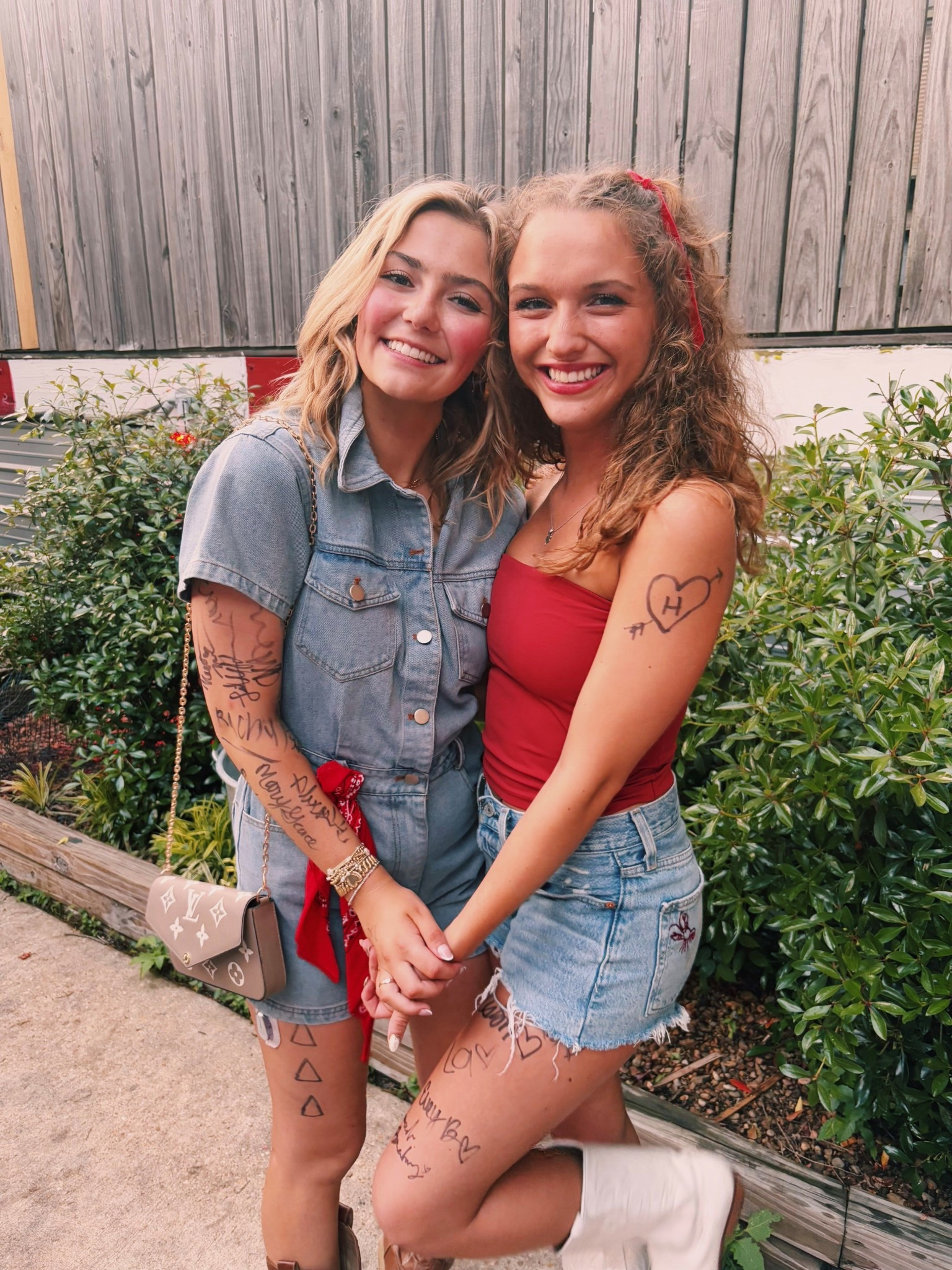 Happy Crawfish Season ! 🦞 

#LTKStyleTip #LTKParties #LTKSeasonal