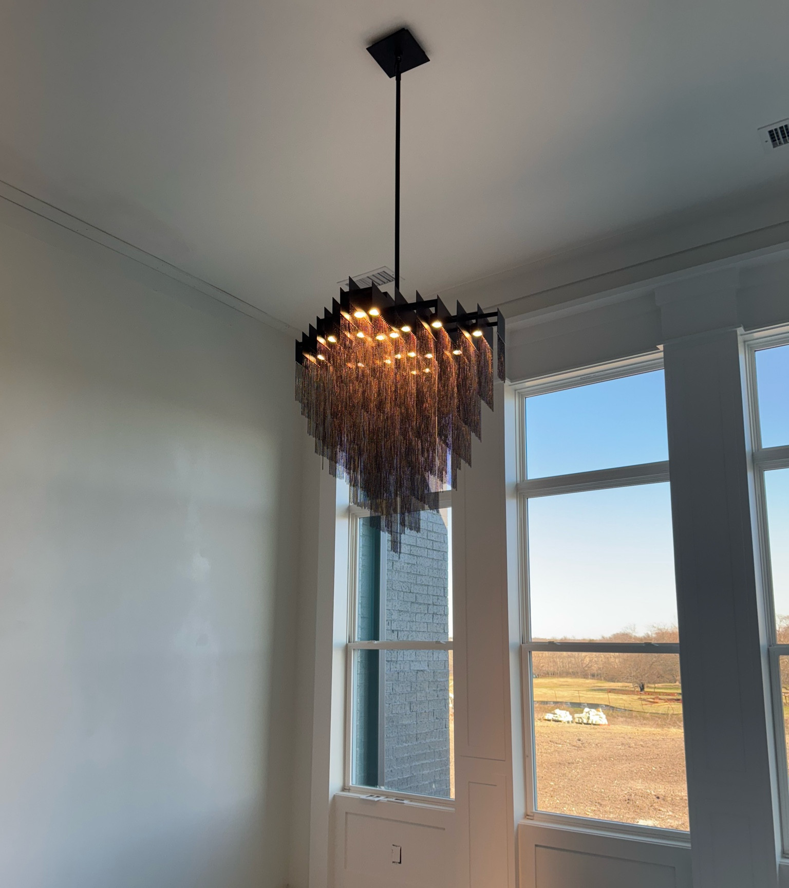 Do we love this statement piece light? I couldn’t choose between this and Sputnik and I am too excited about how gorgeous it turned out. 

#interiordesign #lighting #homedecor #homelighting #home

#LTKHome