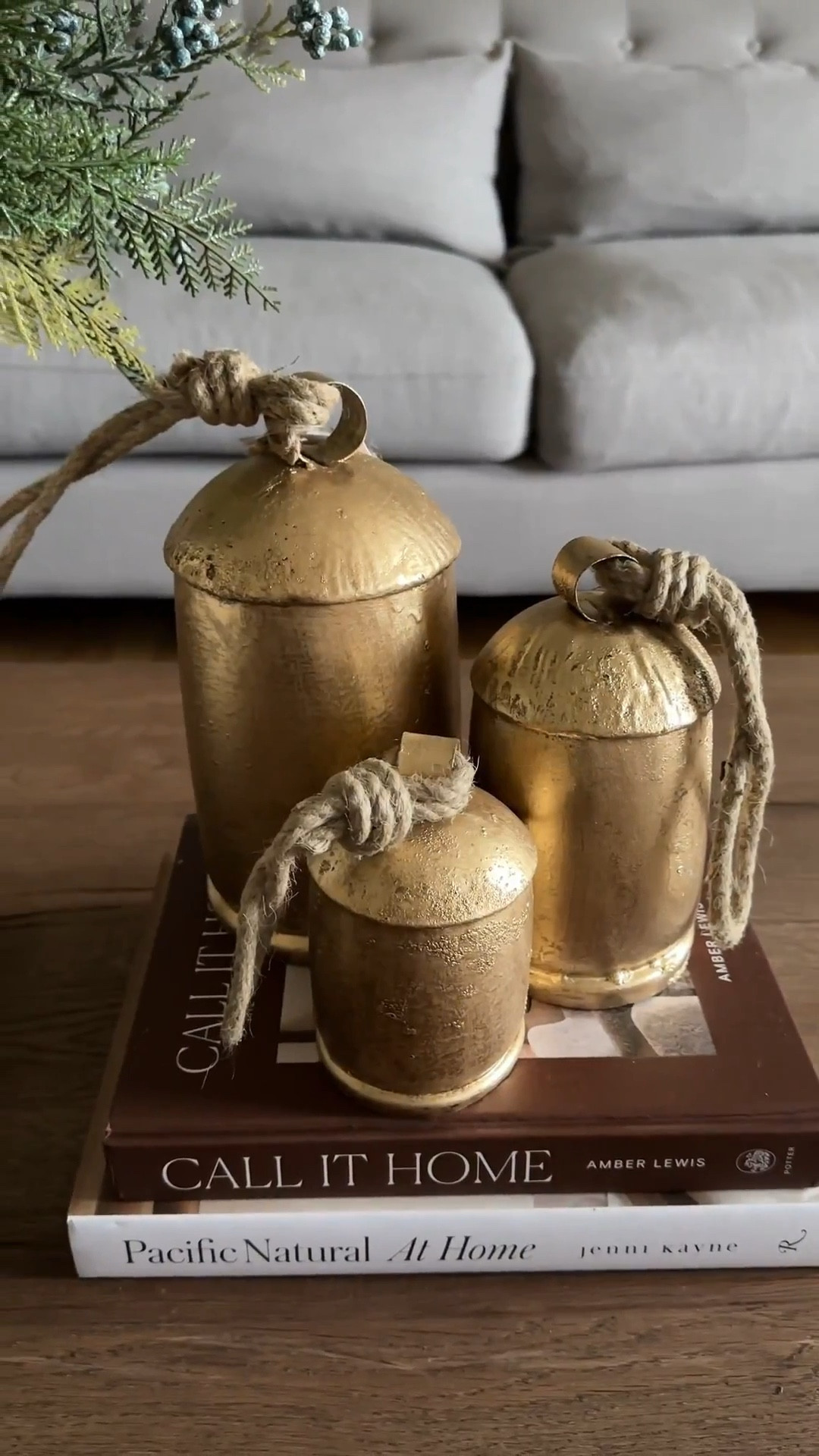 Amazon home decor 

Christmas decor, gold bells 


#LTKFindsUnder50 #LTKHoliday #LTKHome